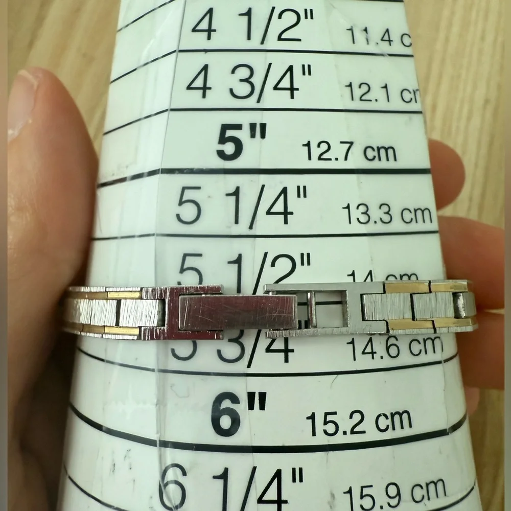 Vintage Helbros ladies octagonal two toned watch NEW BATTERY